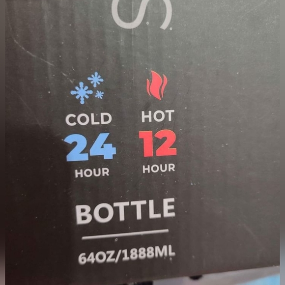 Brand new water bottle- 1.88 Liters - Picture 2 of 5